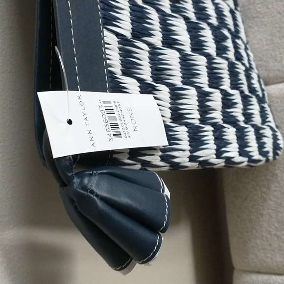 Ann Taylor oversized Raffia soft clutch sapphire - Picture 5 of 7